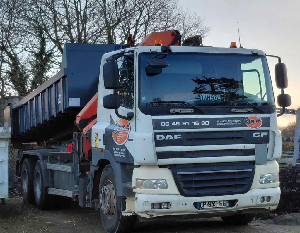 Démolition dune réserve d'eaux pluviales